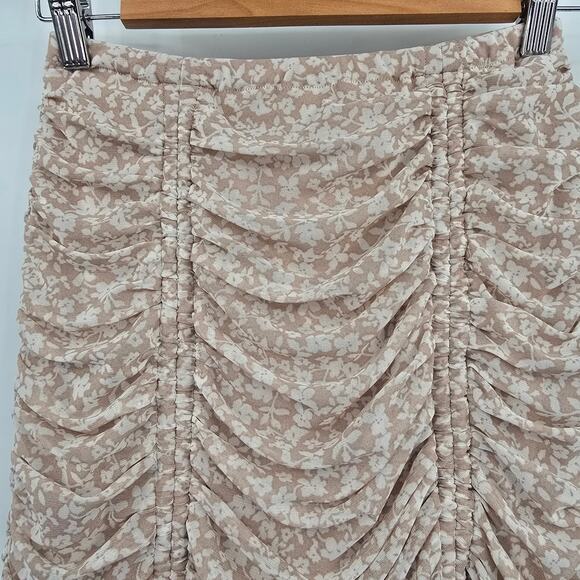 Le Lis Collection Women's Cottage Boho Floral Ruched Cinched Skirt Size Small - Picture 6 of 8